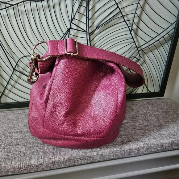 M0851 | HB30 Classic Saddle Slouchy Raspberry Hobo  Bag - Picture 13 of 16